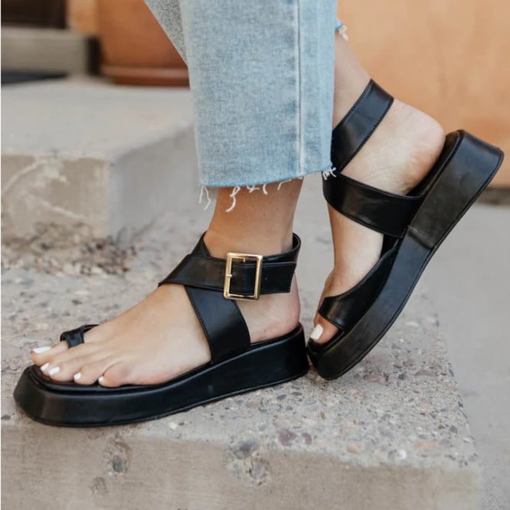 Bohme Black Camila Sandals Size 7